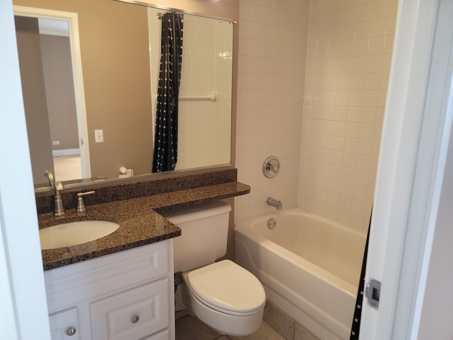 3660 N Lake Shore Drive 4713 Property Photo 16