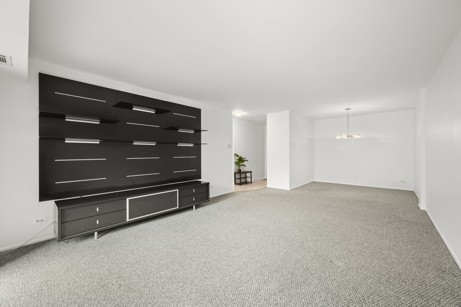 1103 S Hunt Club Drive 126 Property Photo 3