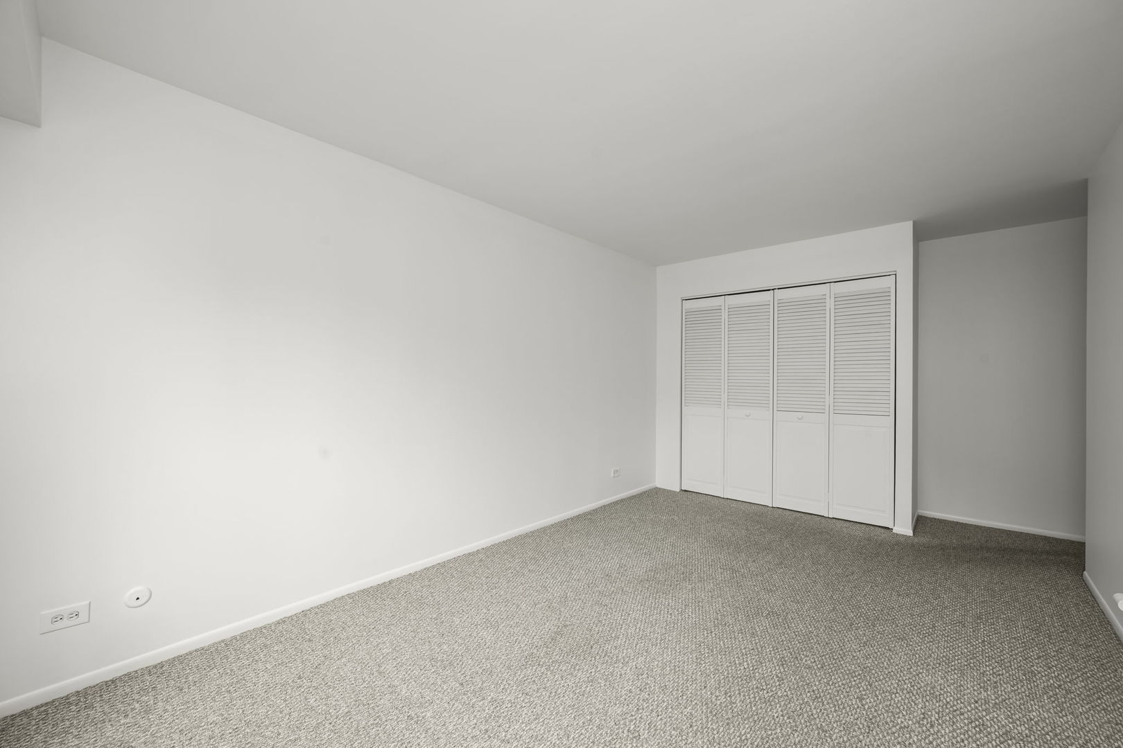 1103 S Hunt Club Drive 126 Property Photo 12