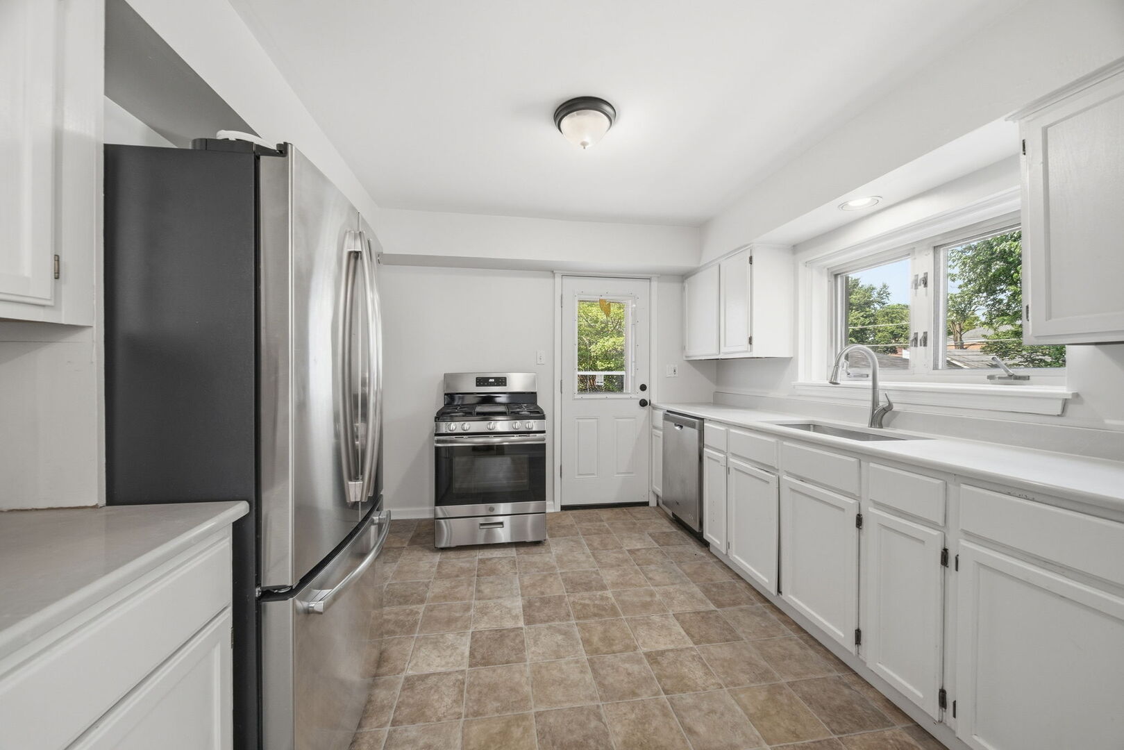 509 S Brainard Avenue Property Photo 15