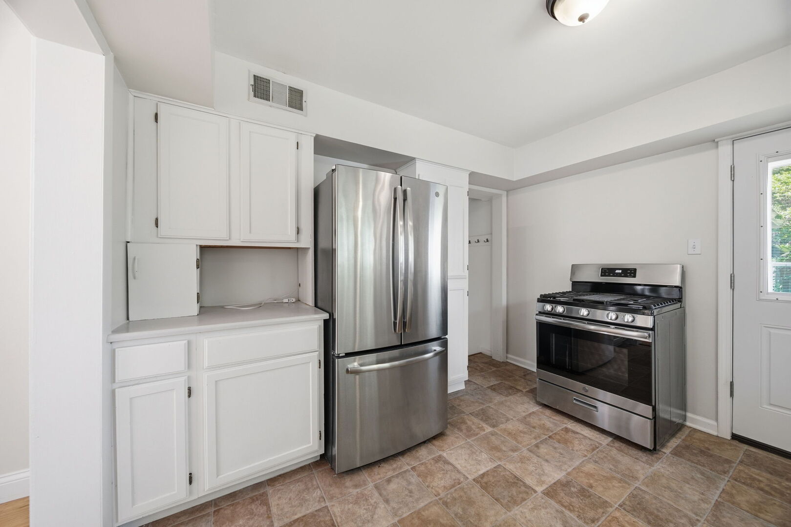 509 S Brainard Avenue Property Photo 17
