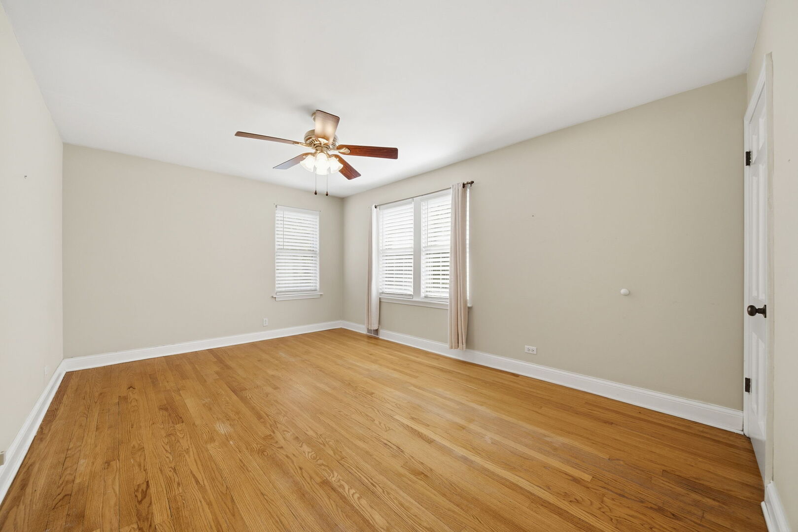 509 S Brainard Avenue Property Photo 23