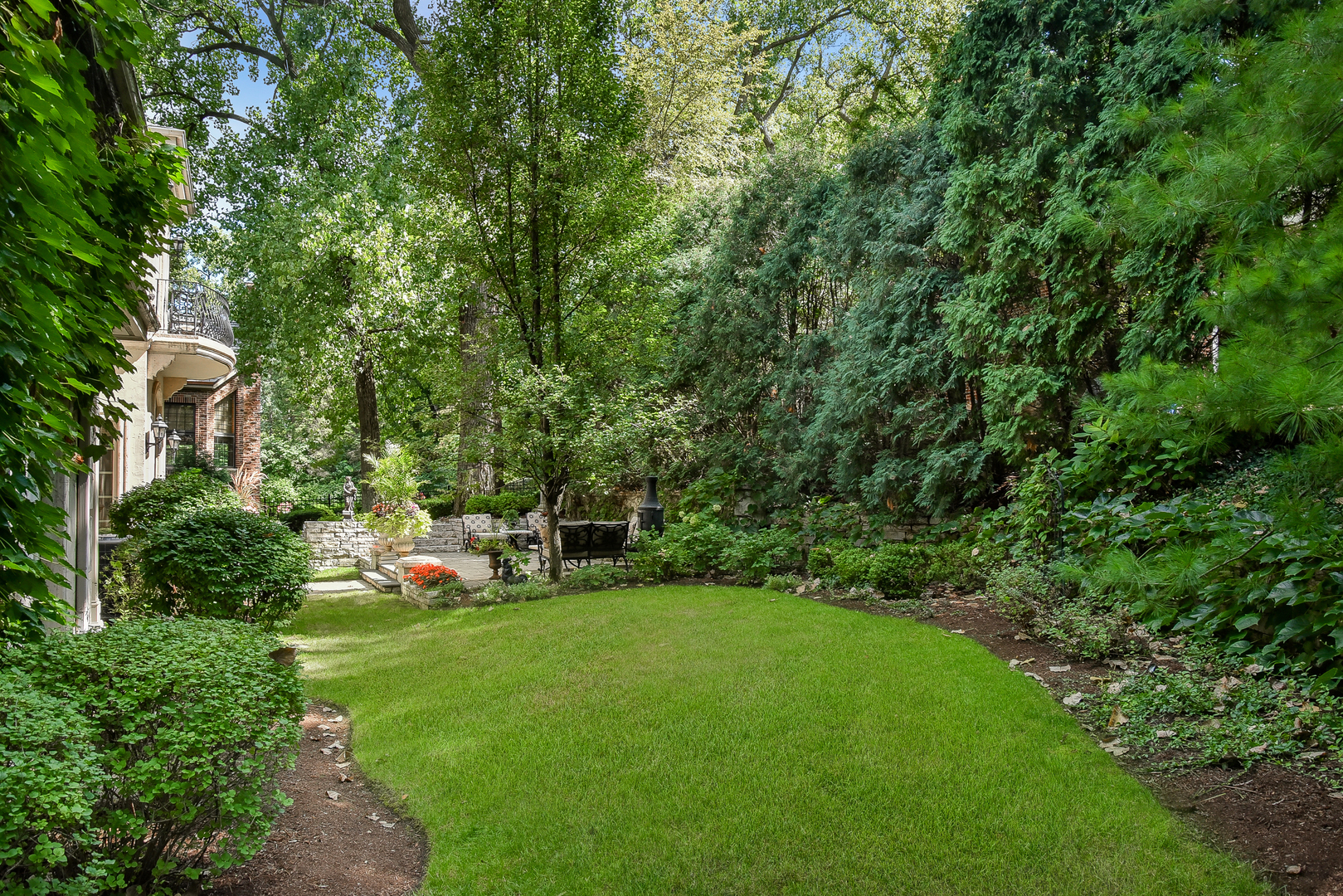 887 Crescent Boulevard Property Photo 13