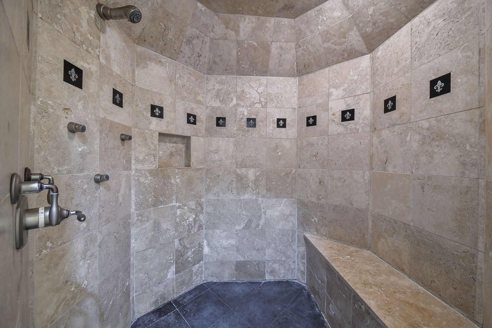 887 Crescent Boulevard Property Photo 49