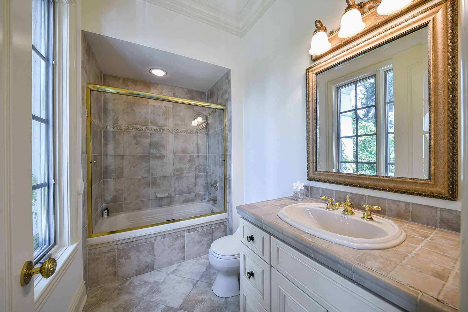 887 Crescent Boulevard Property Photo 57