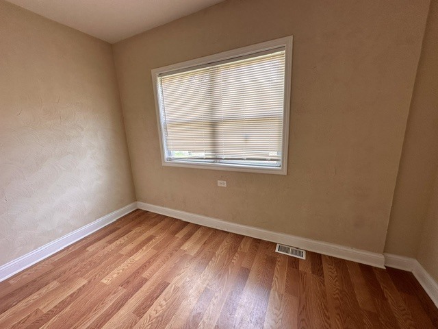 7949 S Manistee Avenue Property Photo 6