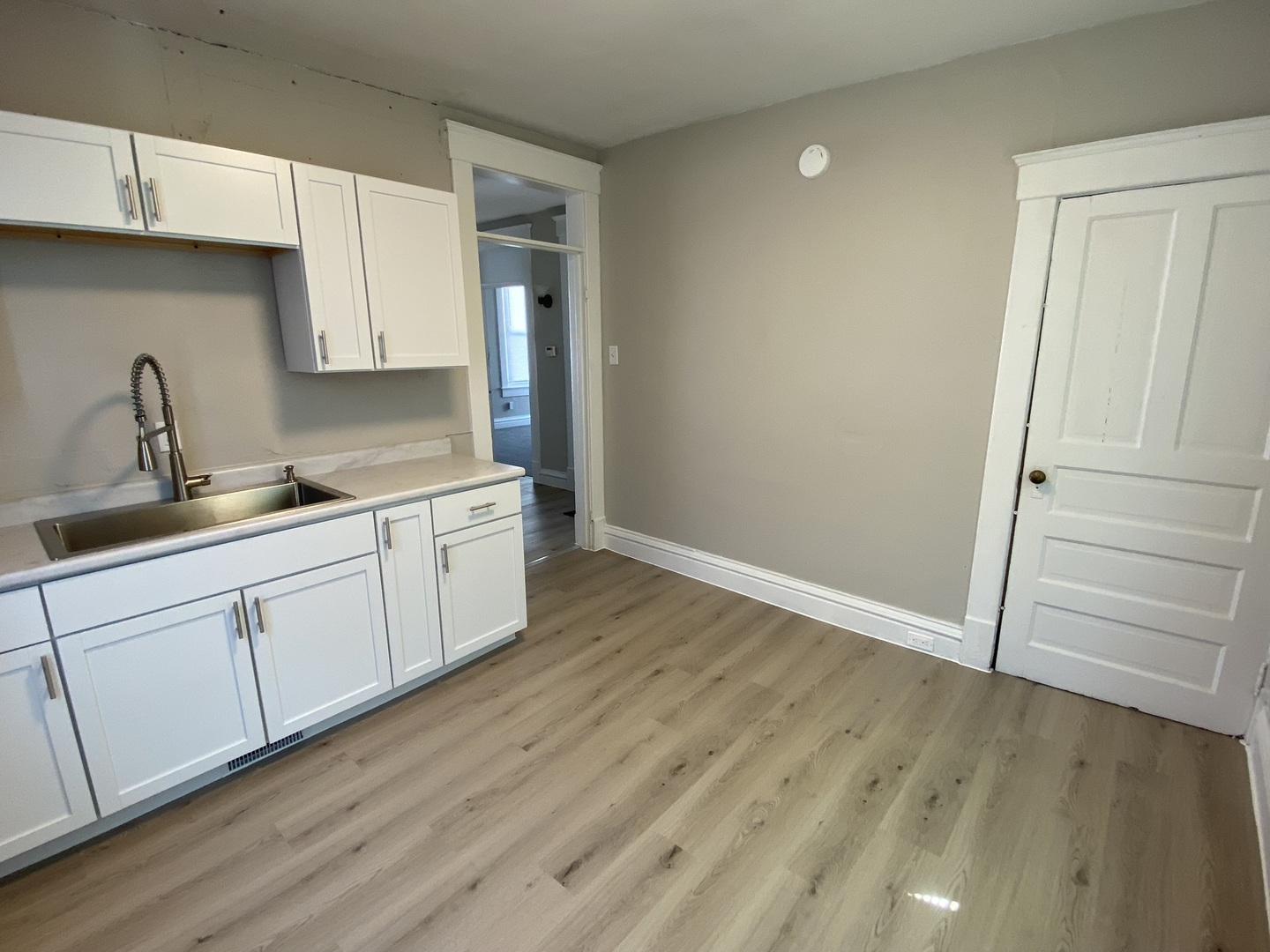 618 Douglas Court Property Photo 2