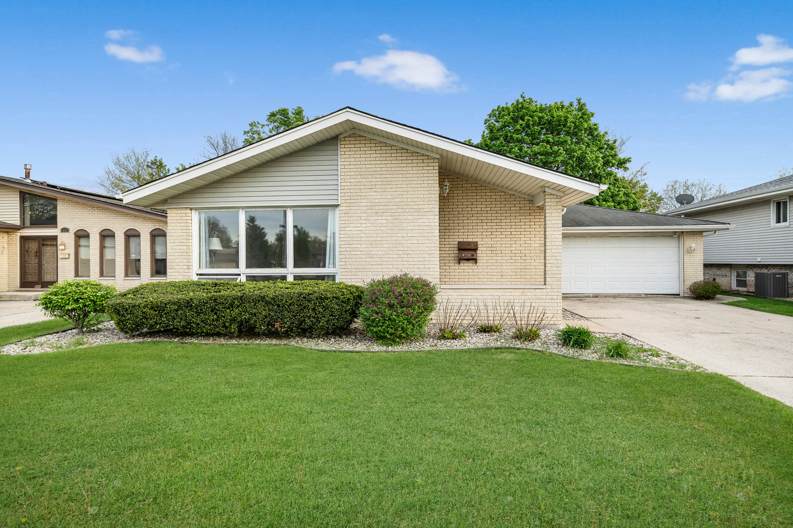 5911 W 125th Place Property Photo 1