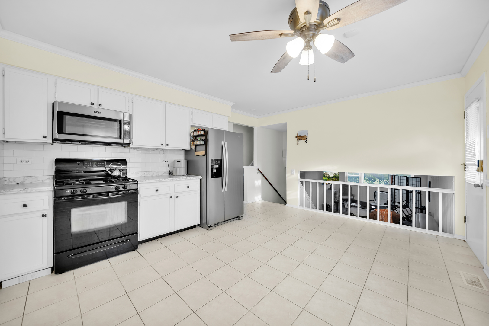 5911 W 125th Place Property Photo 3