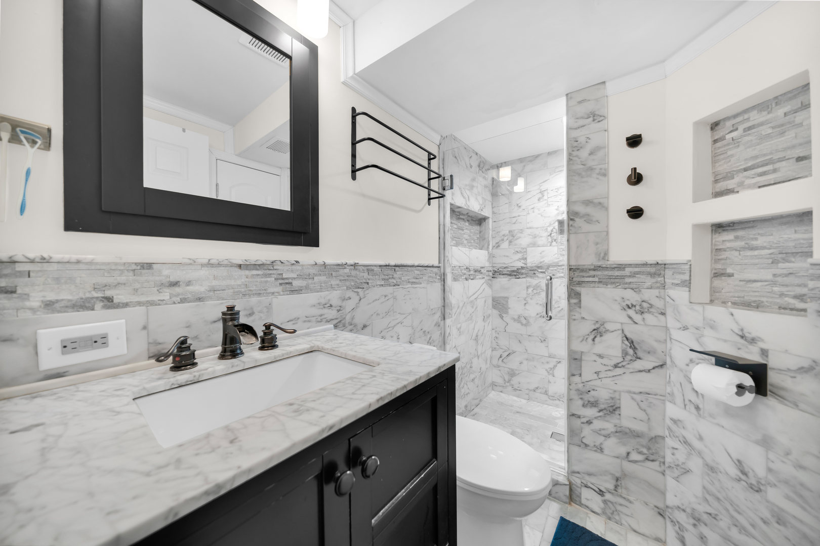 5911 W 125th Place Property Photo 12