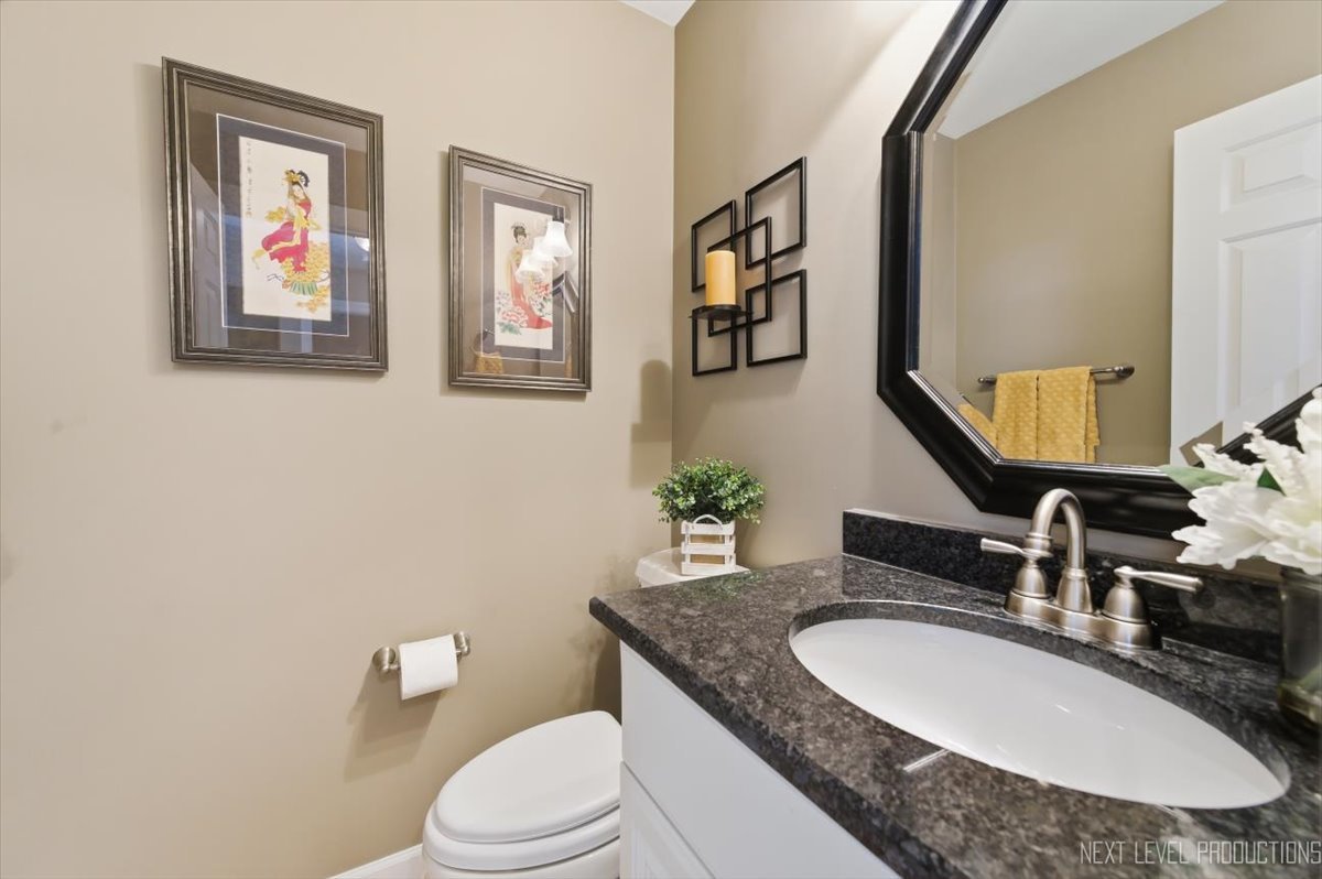 990 Pinecrest Drive Property Photo 14