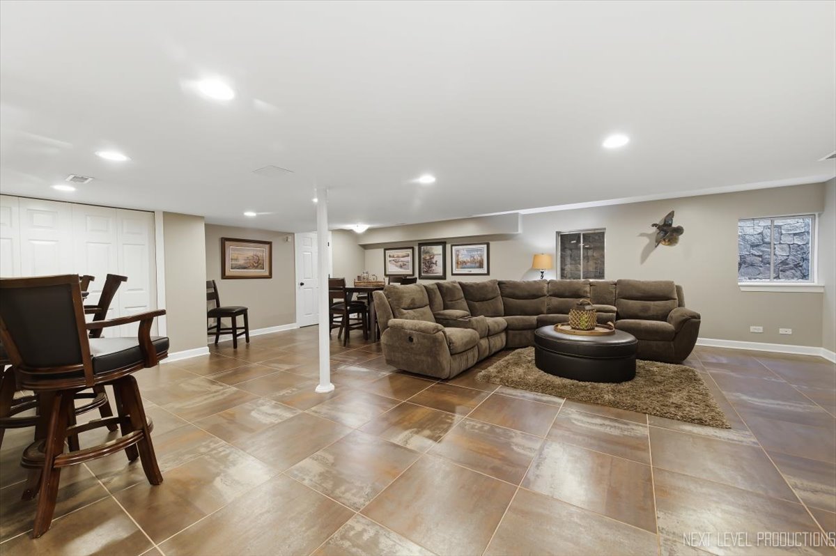 990 Pinecrest Drive Property Photo 30
