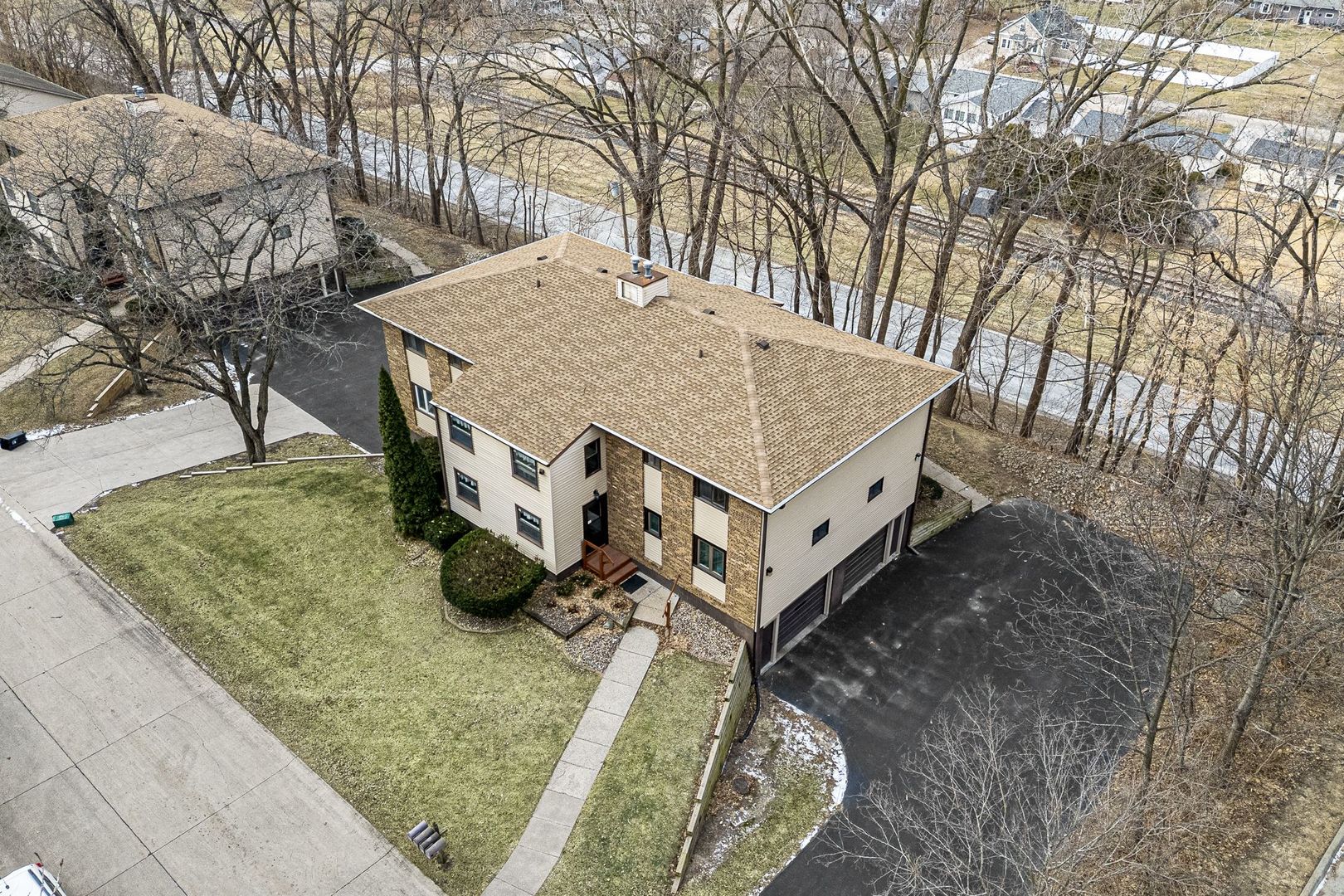 25 Cherry Hill Court Property Photo 3