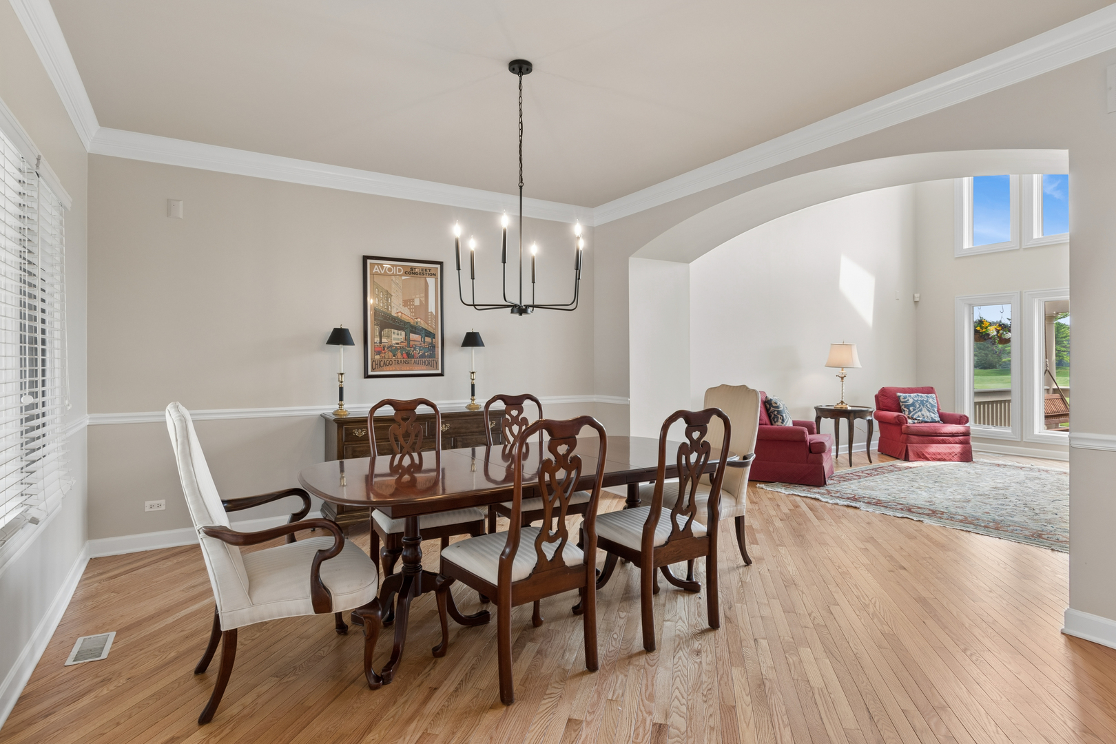 2419 Woodglen Drive Property Photo 3