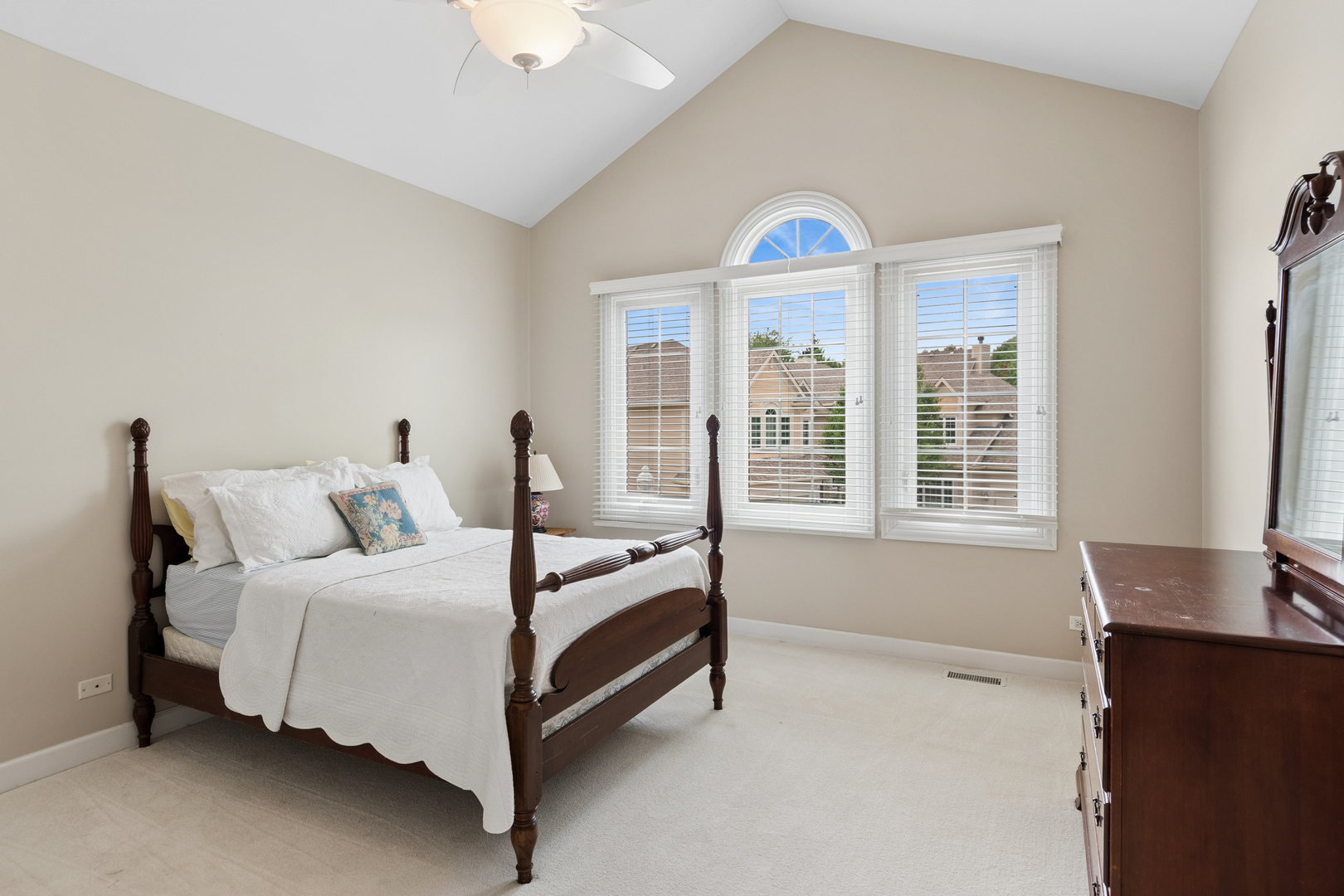 2419 Woodglen Drive Property Photo 24