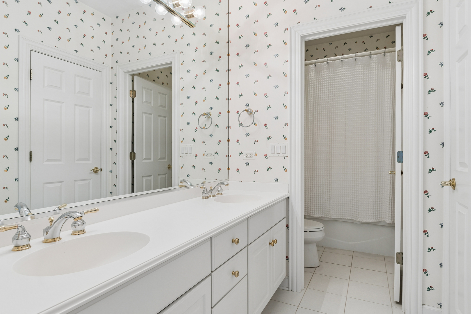 2419 Woodglen Drive Property Photo 25