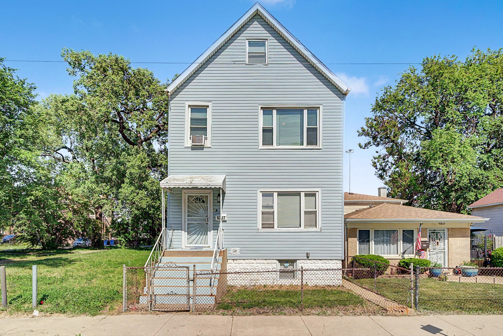 5237 S Princeton Avenue Property Photo 1