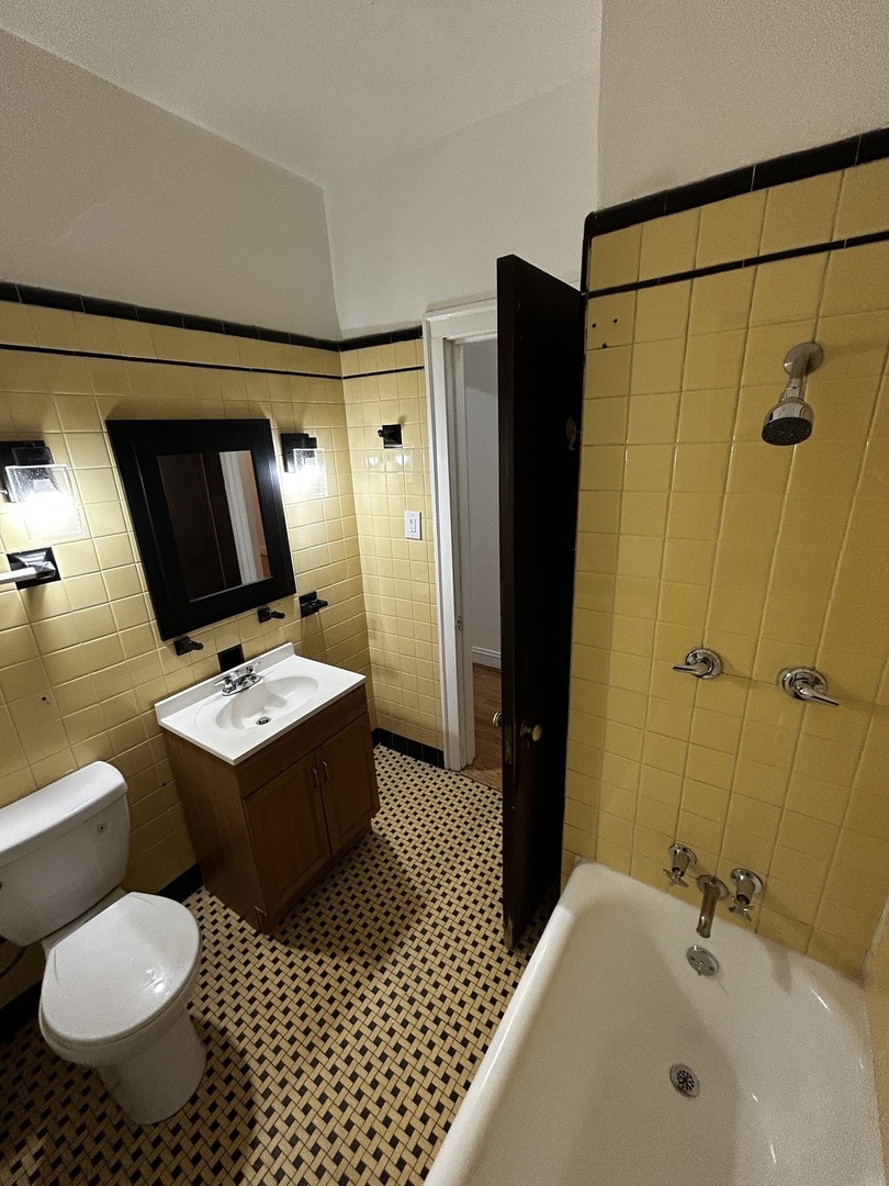 1740 W Garfield Boulevard 1 Property Photo 21