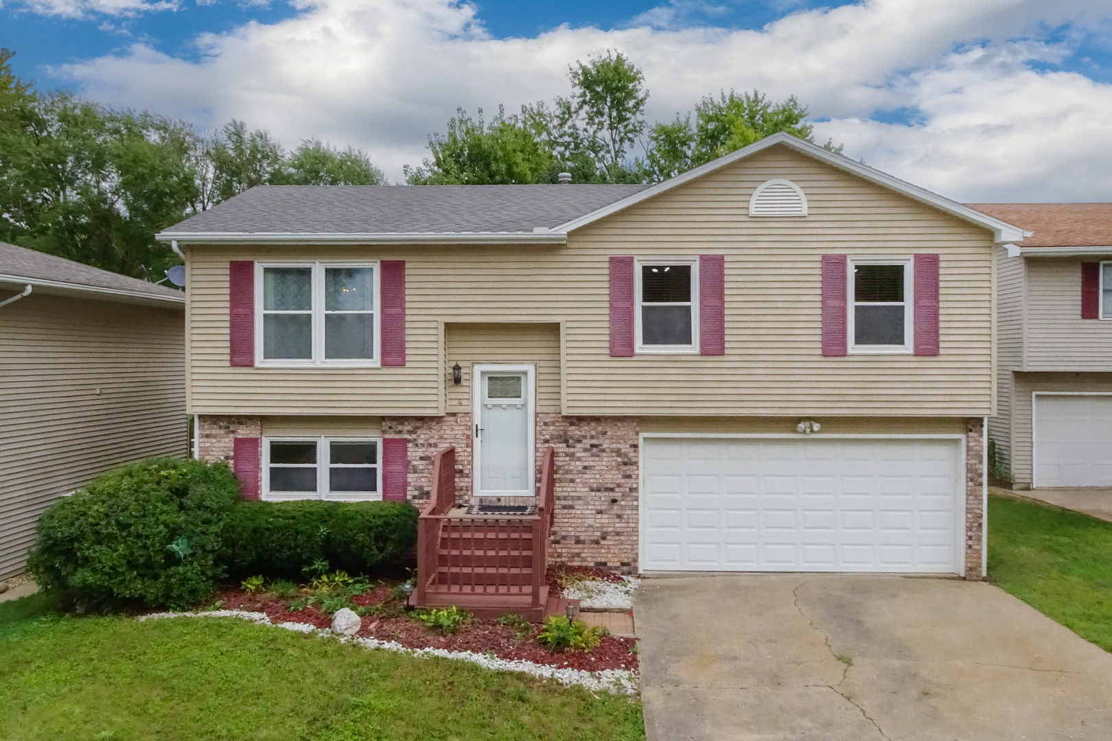 4 Moonstone Court Property Photo 1