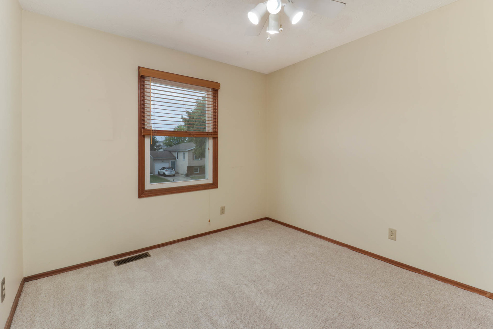 4 Moonstone Court Property Photo 17
