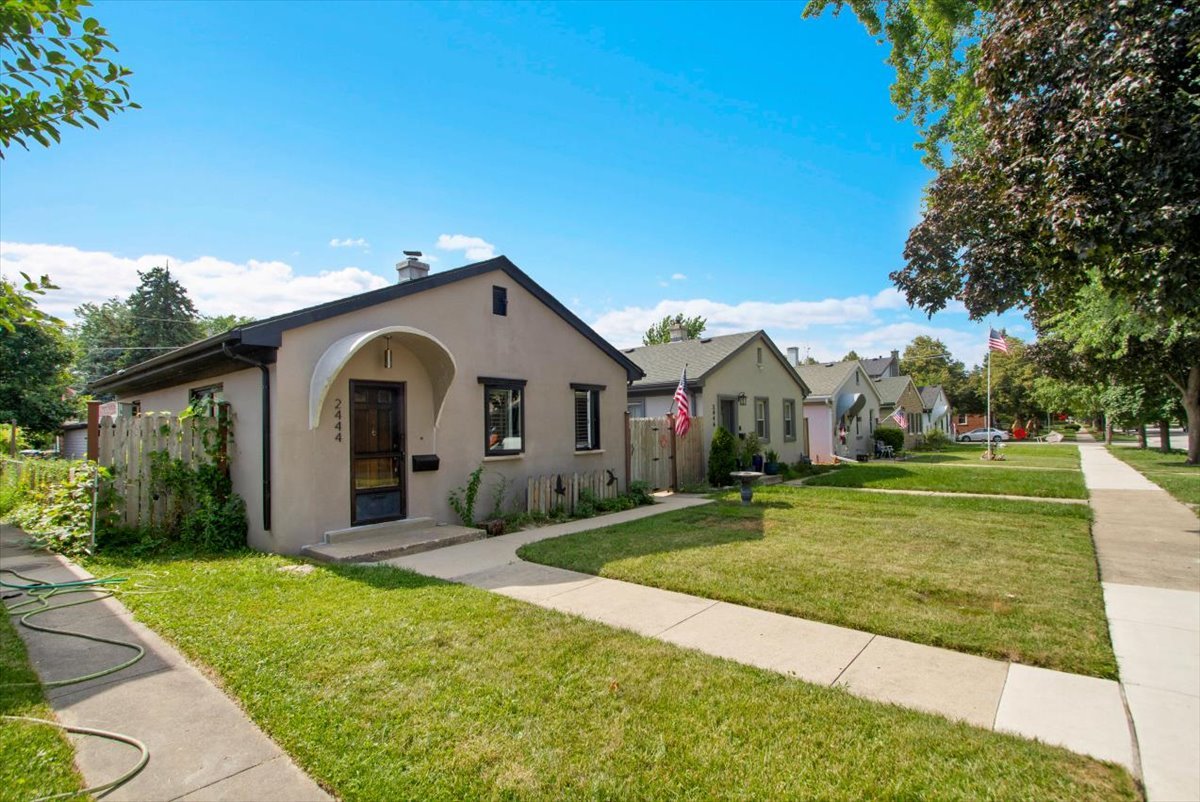 2444 Elm Street Property Photo 2