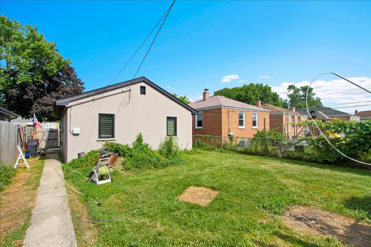 2444 Elm Street Property Photo 20