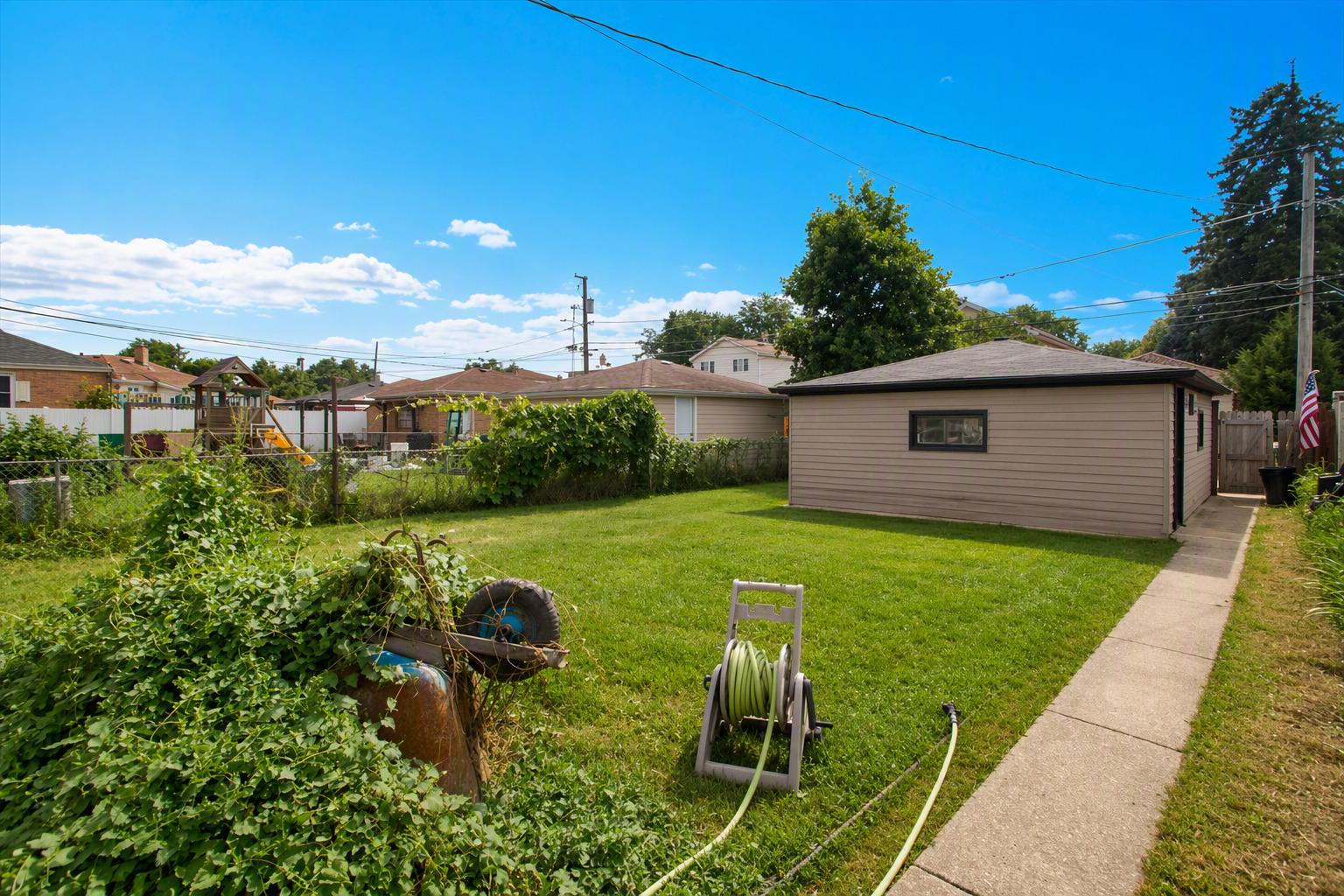 2444 Elm Street Property Photo 22