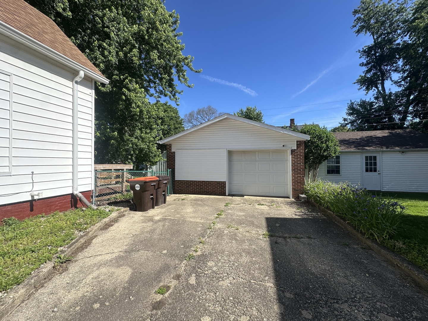 308 W Green Street Property Photo 16