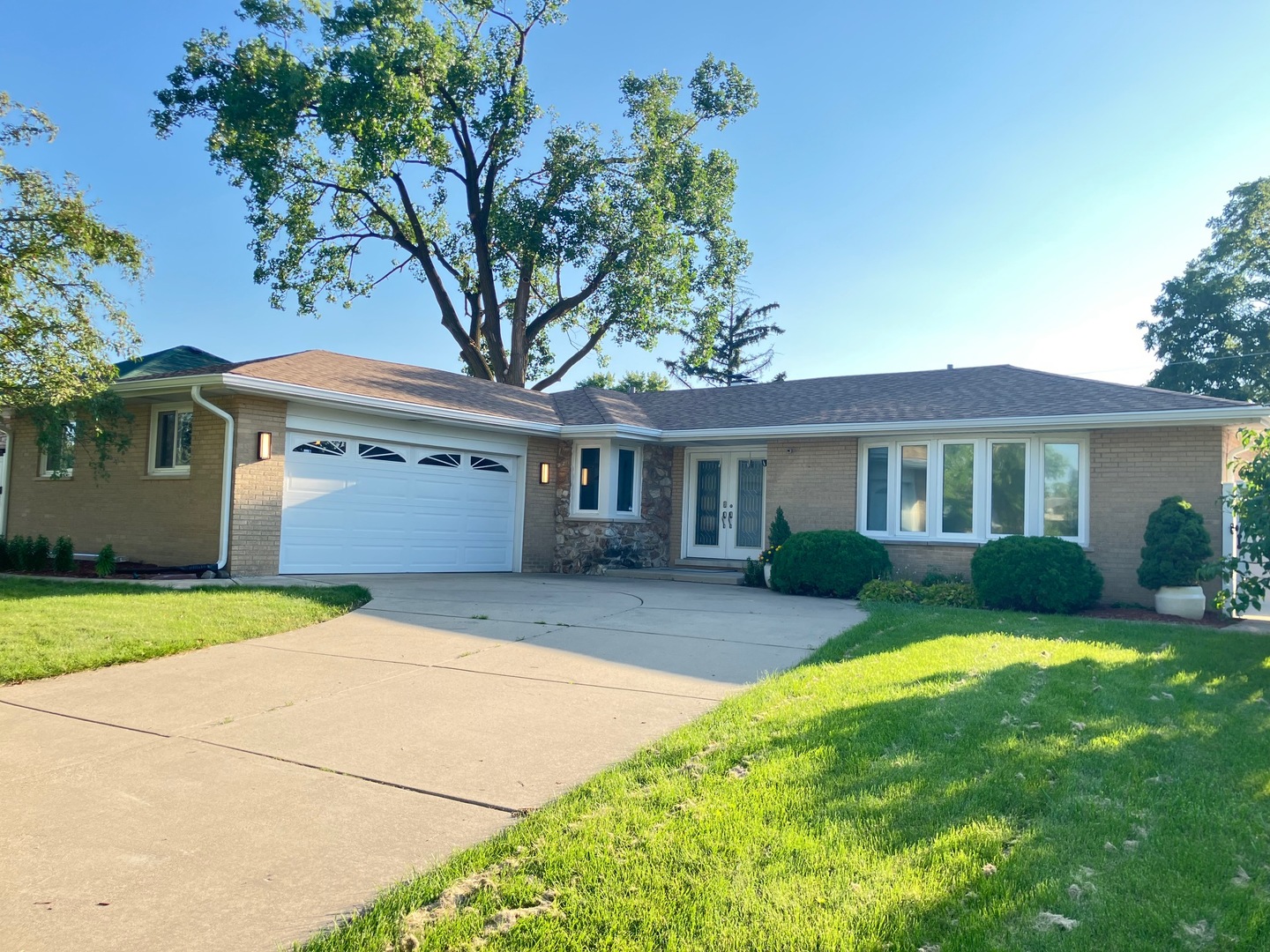 8736 S 80th Court Property Photo 1