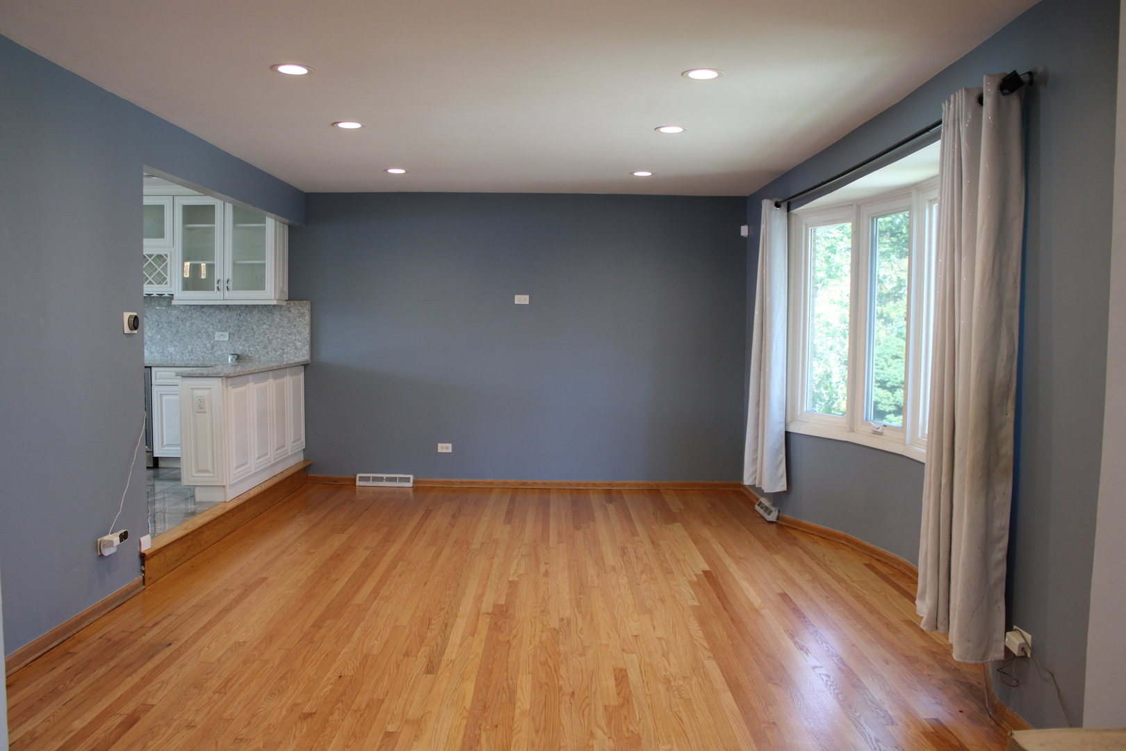 8736 S 80th Court Property Photo 3