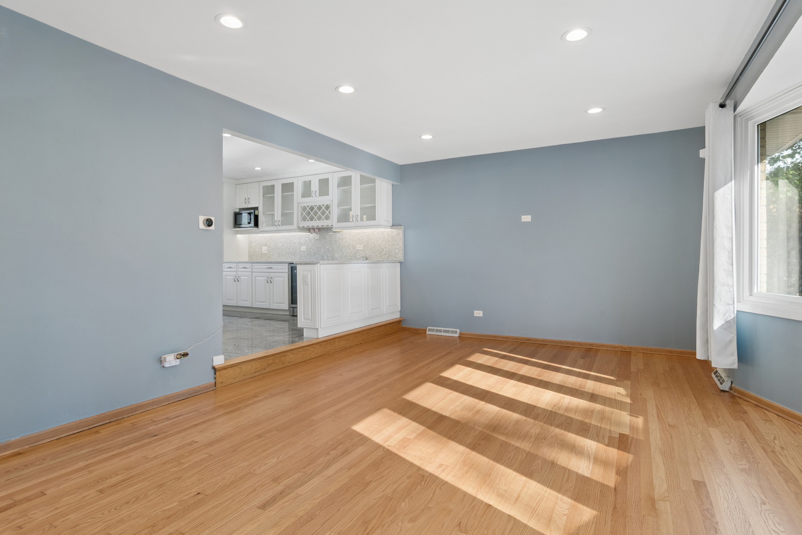 8736 S 80th Court Property Photo 3