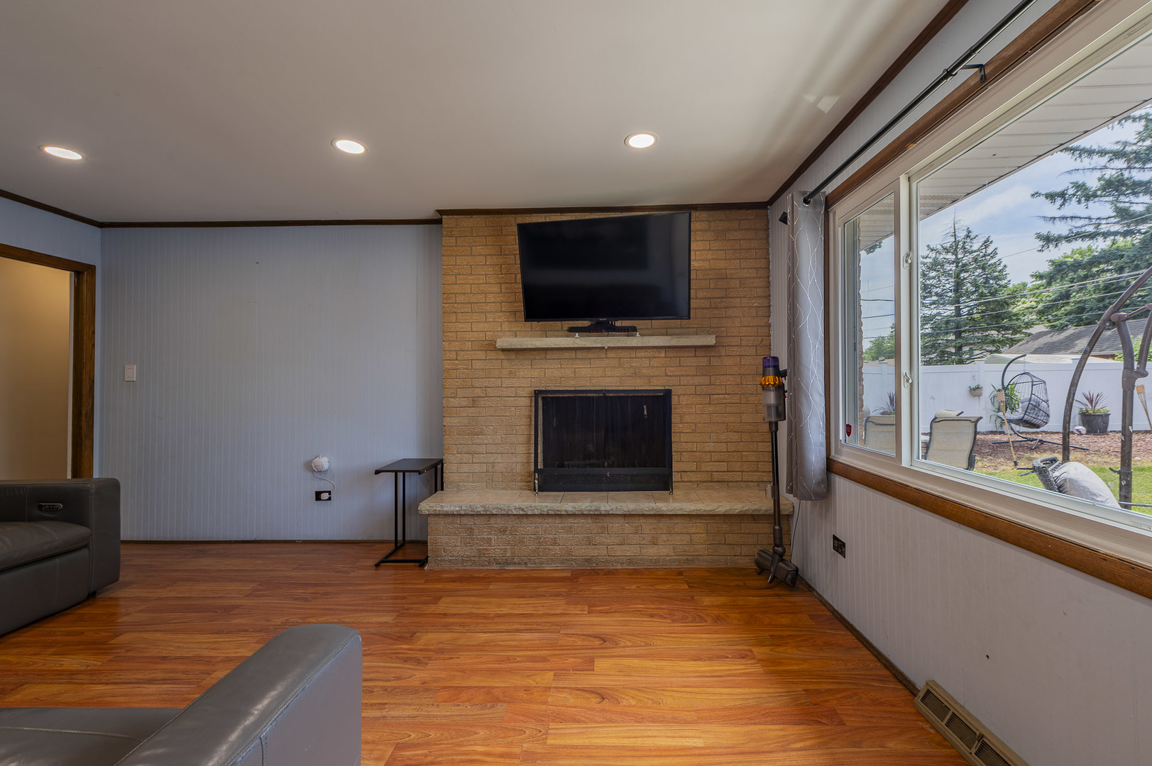 8736 S 80th Court Property Photo 15