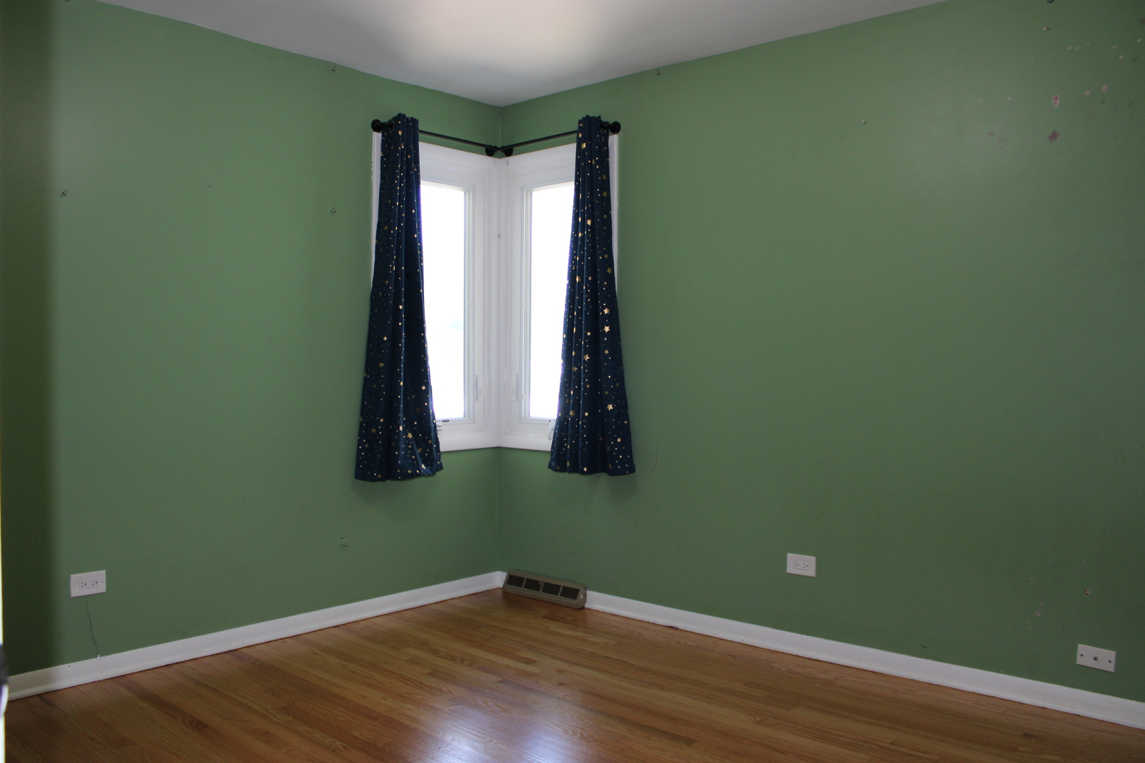 8736 S 80th Court Property Photo 17