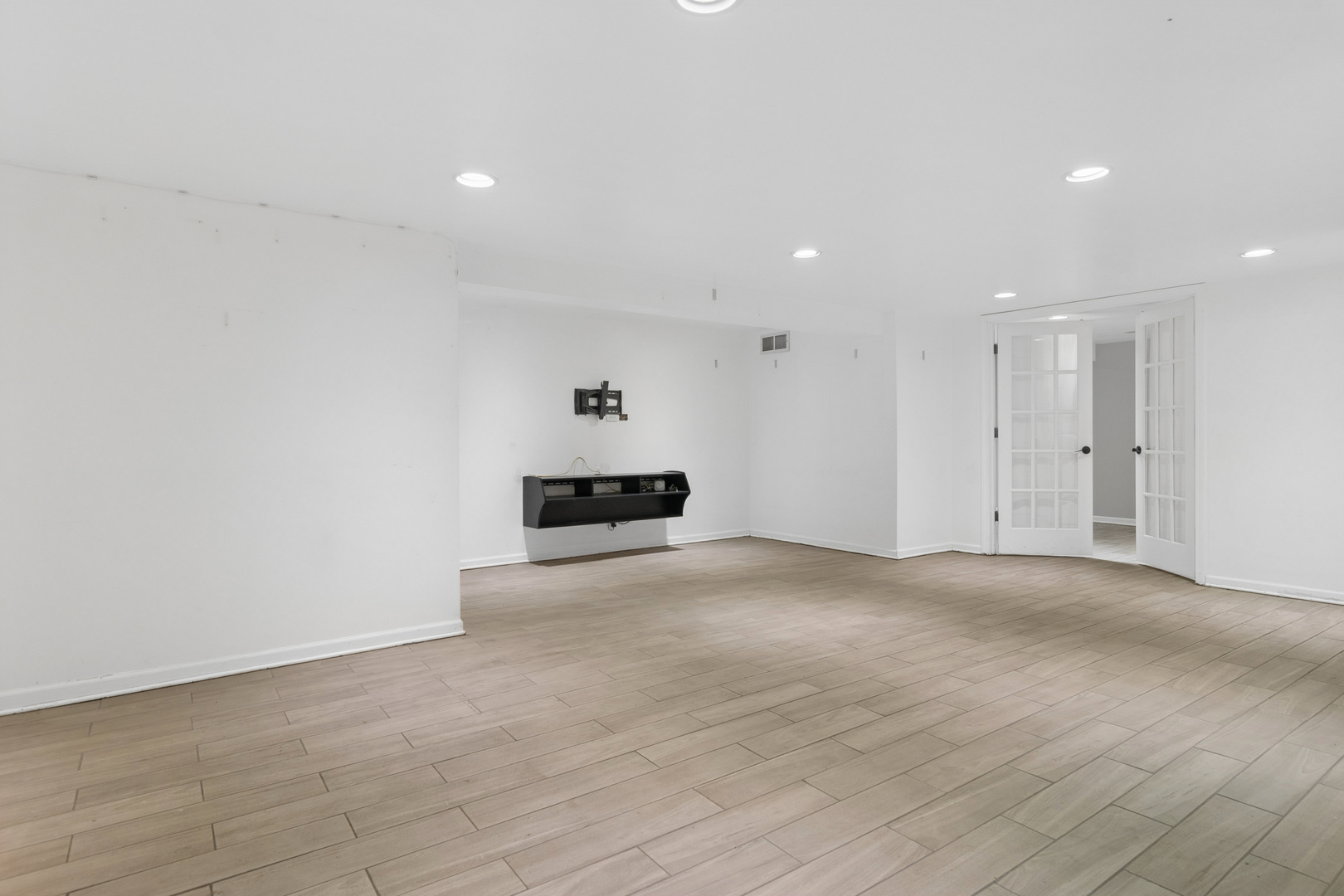 8736 S 80th Court Property Photo 17