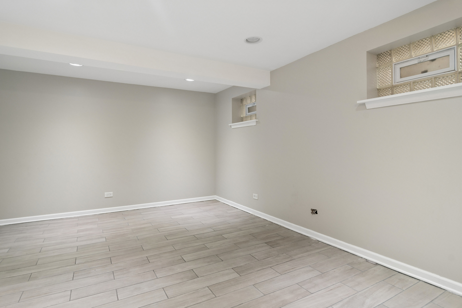 8736 S 80th Court Property Photo 19
