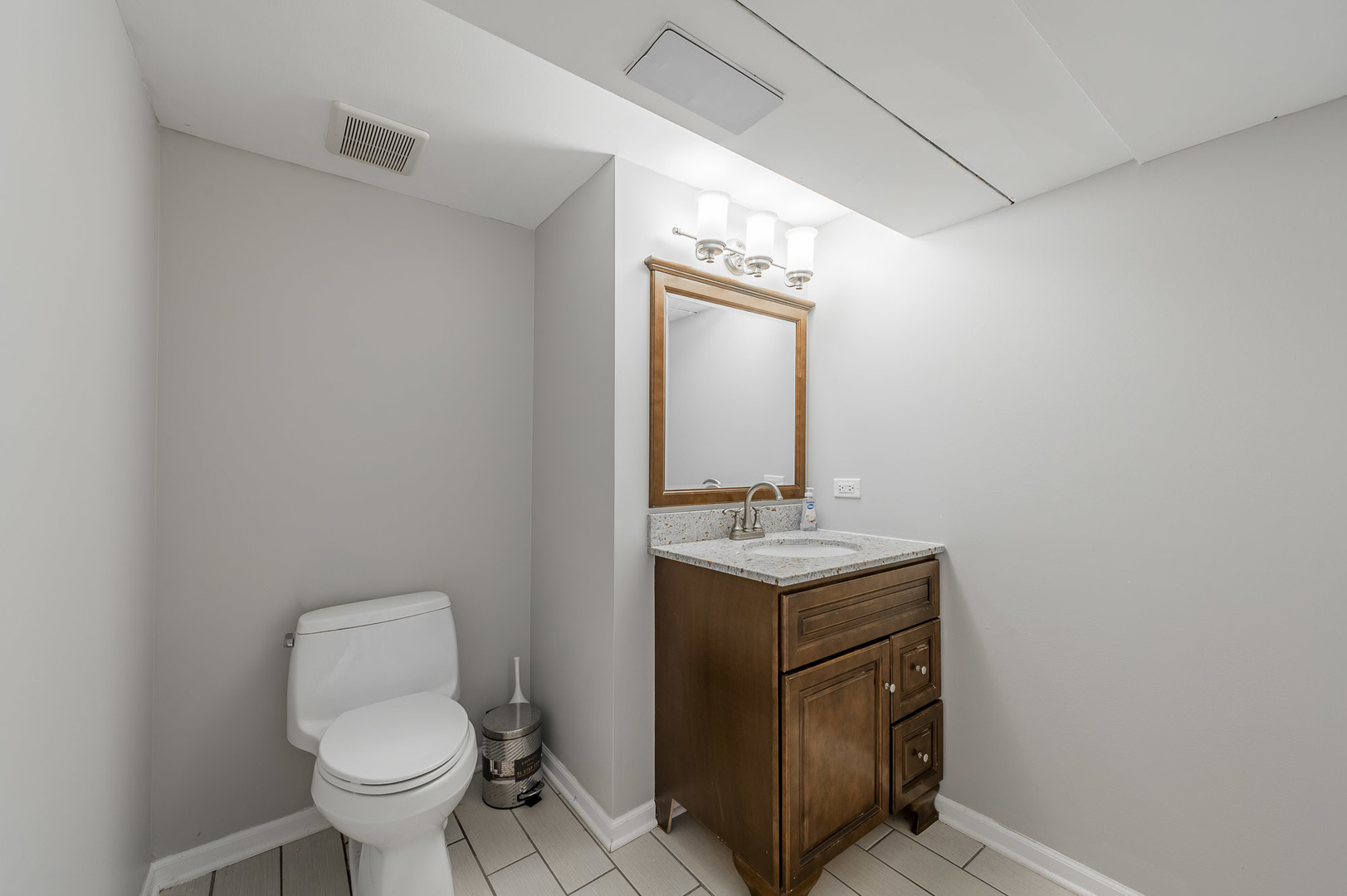 8736 S 80th Court Property Photo 34