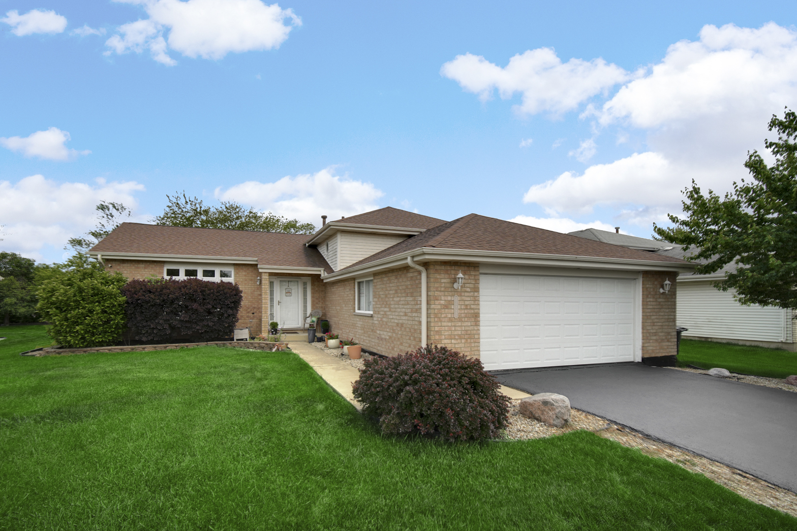 22897 Eastwind Drive Property Photo 2