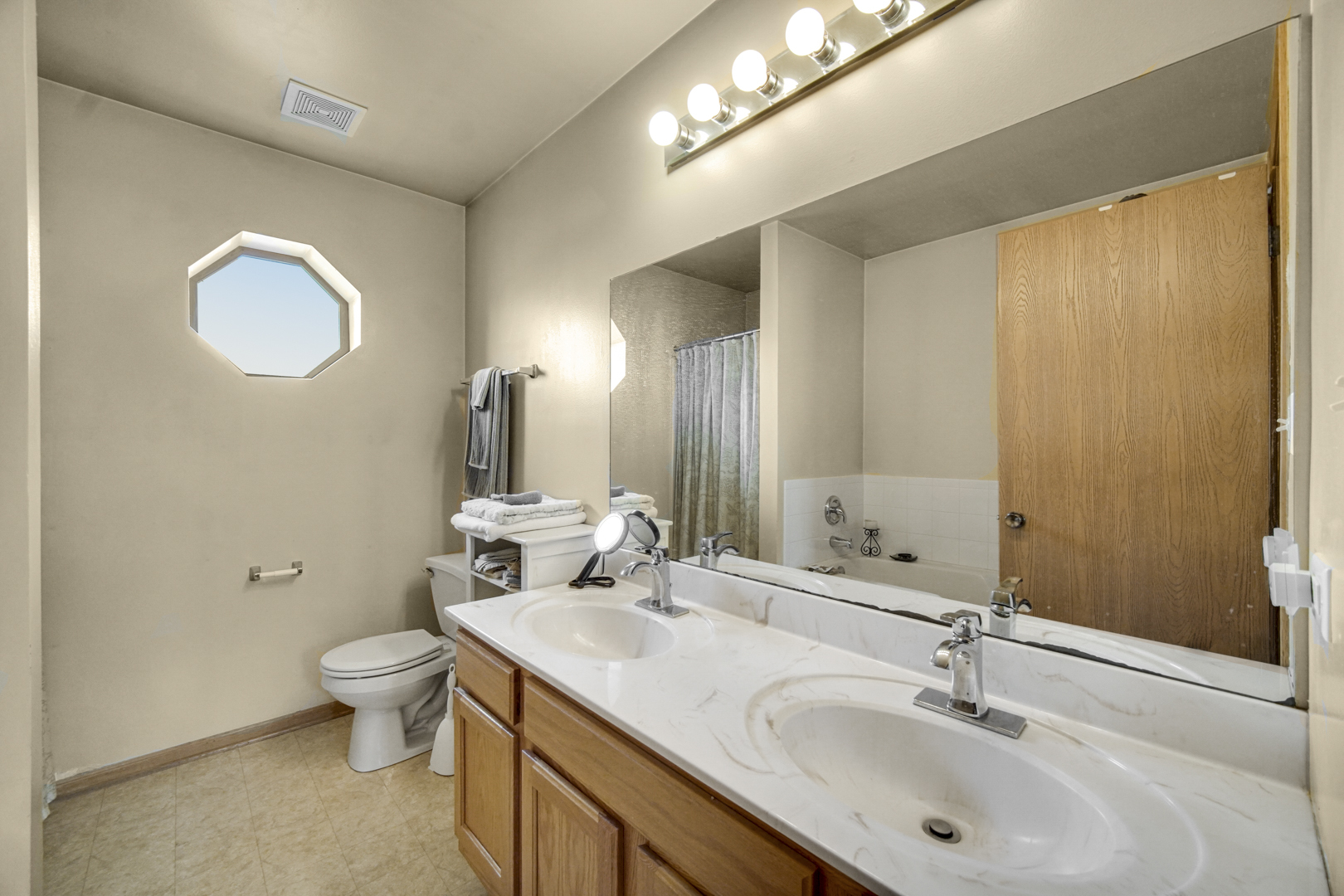 22897 Eastwind Drive Property Photo 15
