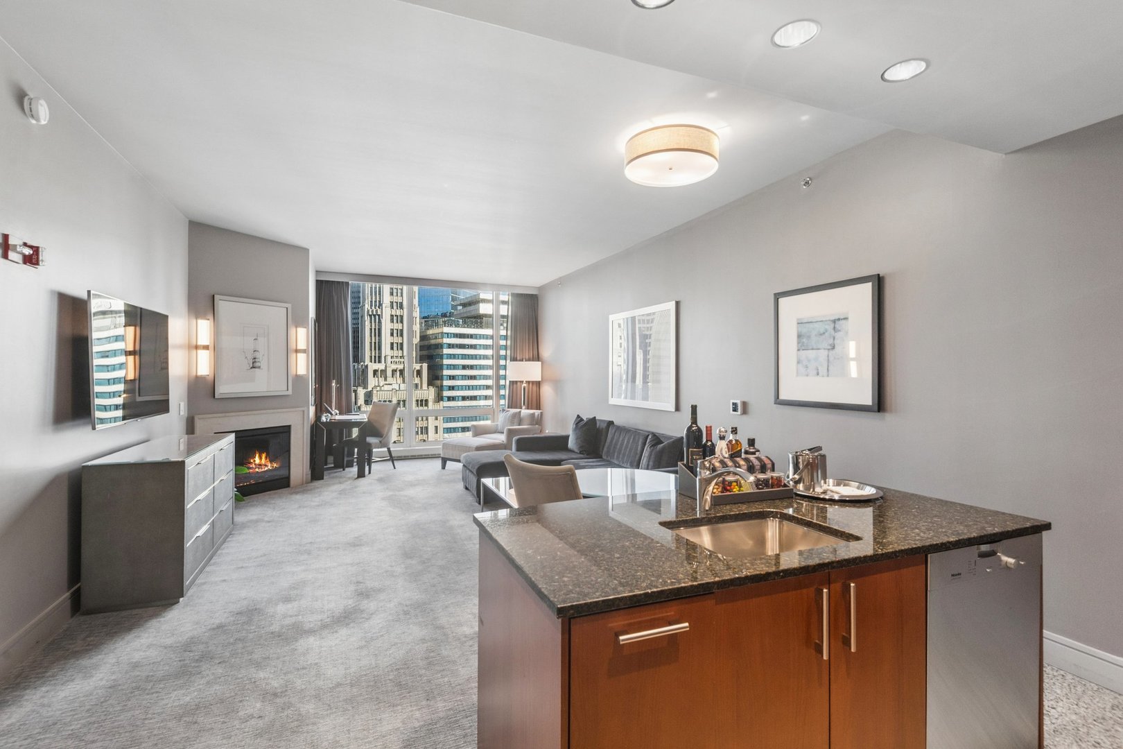 401 N Wabash Avenue 2138 Property Photo 2
