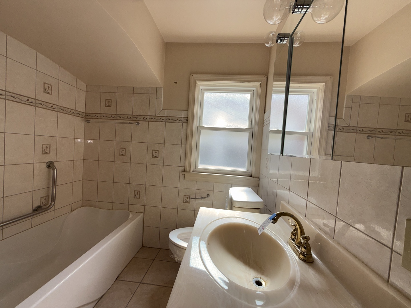 8842 S Cregier Avenue Property Photo 8