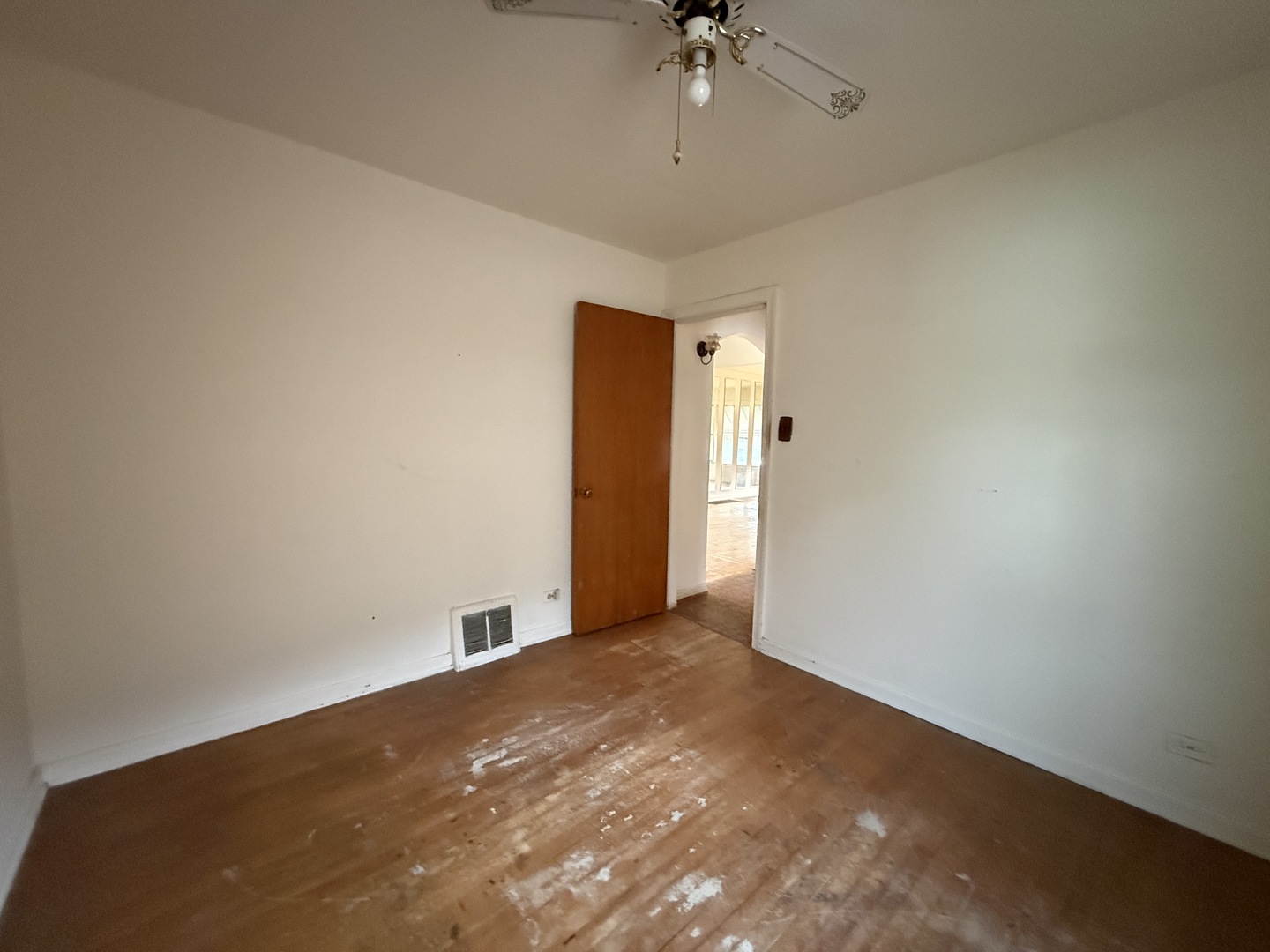 8842 S Cregier Avenue Property Photo 10