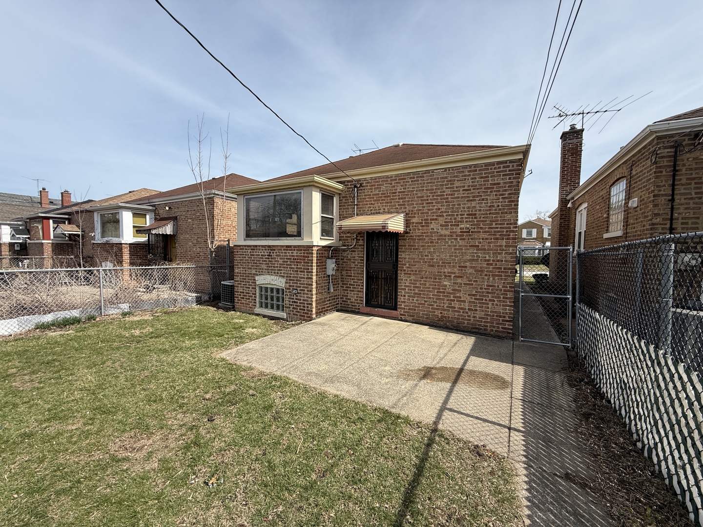 8842 S Cregier Avenue Property Photo 11