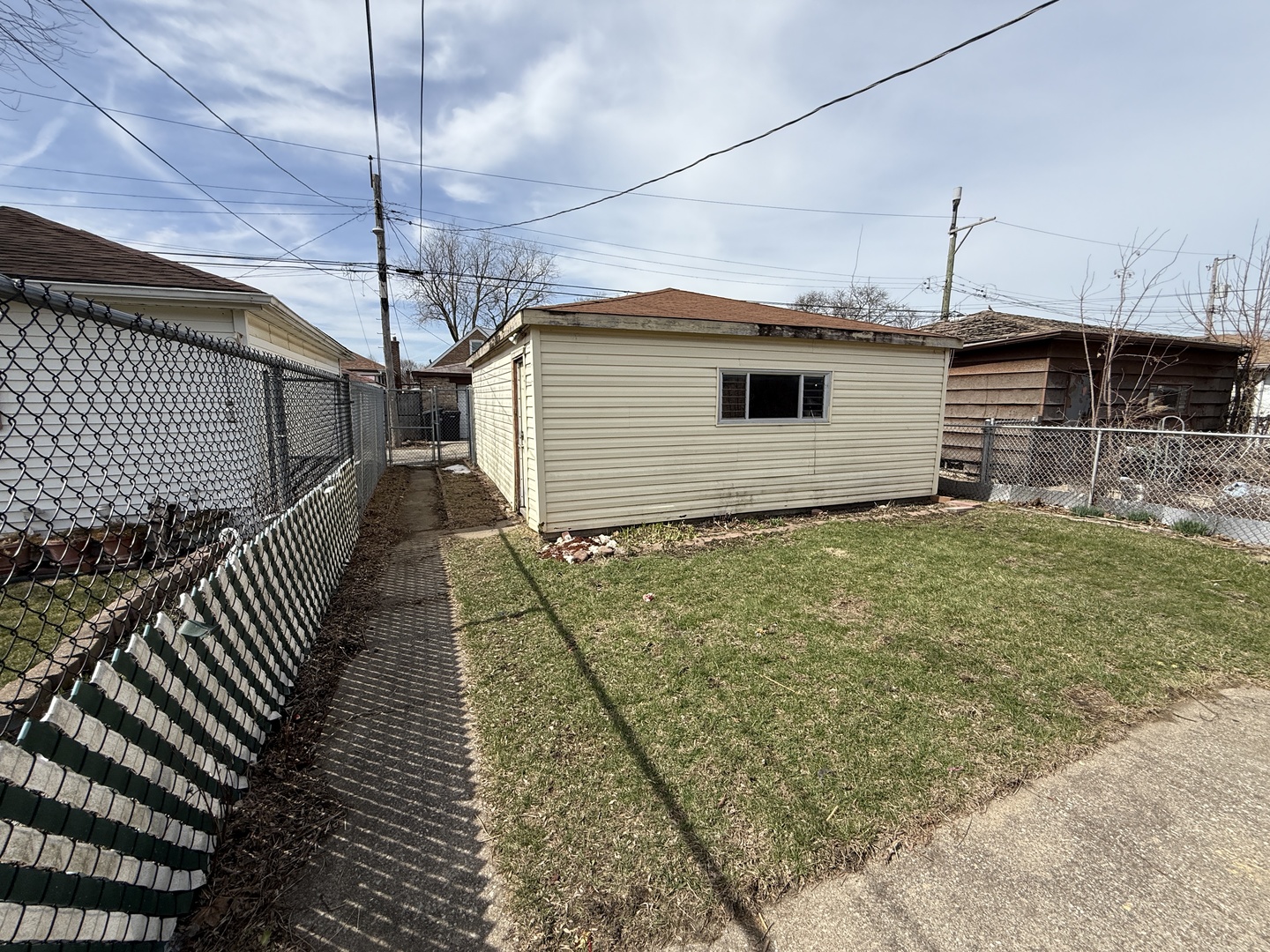 8842 S Cregier Avenue Property Photo 12