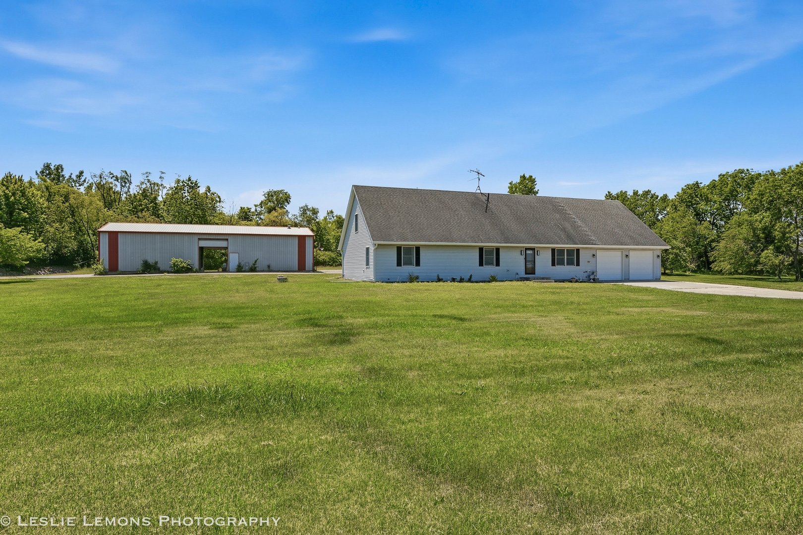 8705 E Pine Bluff Road Property Photo 1