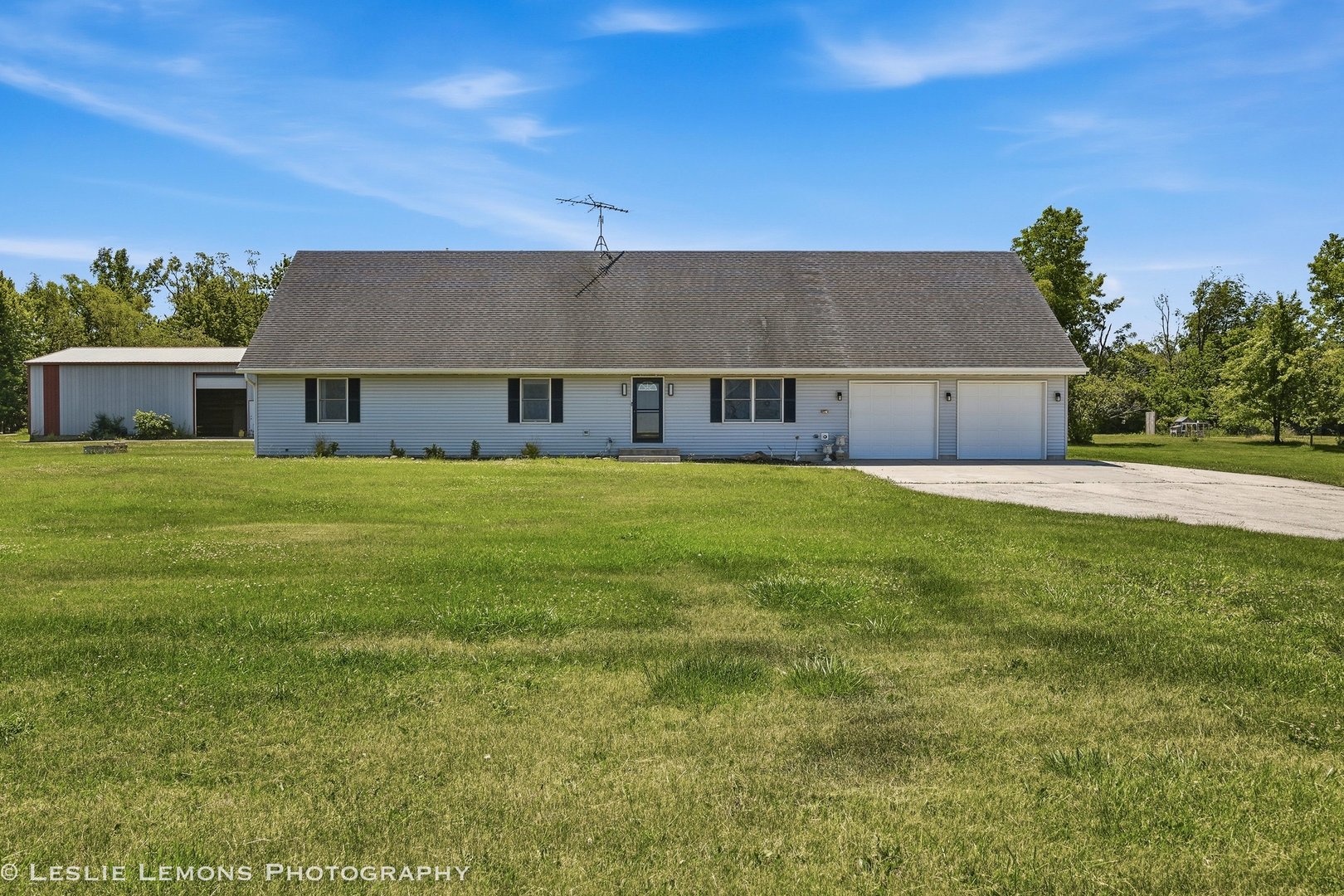 8705 E Pine Bluff Road Property Photo 2
