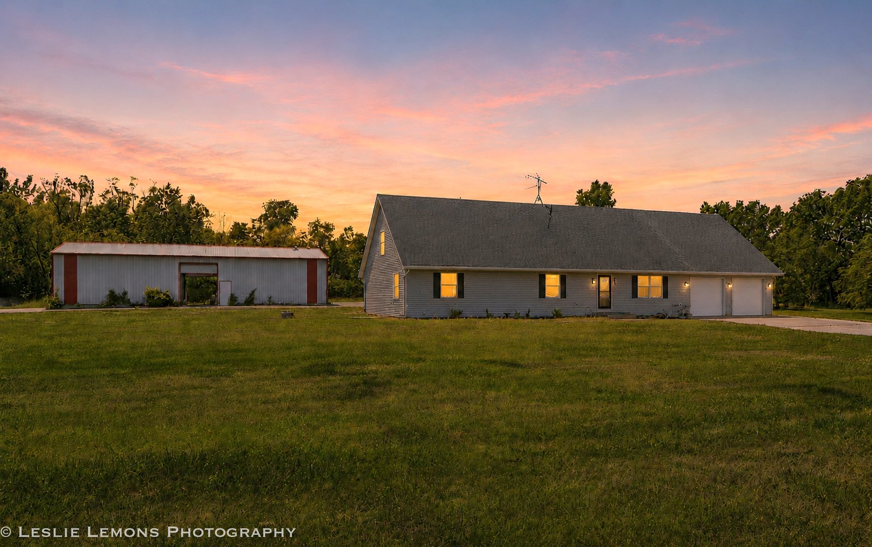 8705 E Pine Bluff Road Property Photo 3