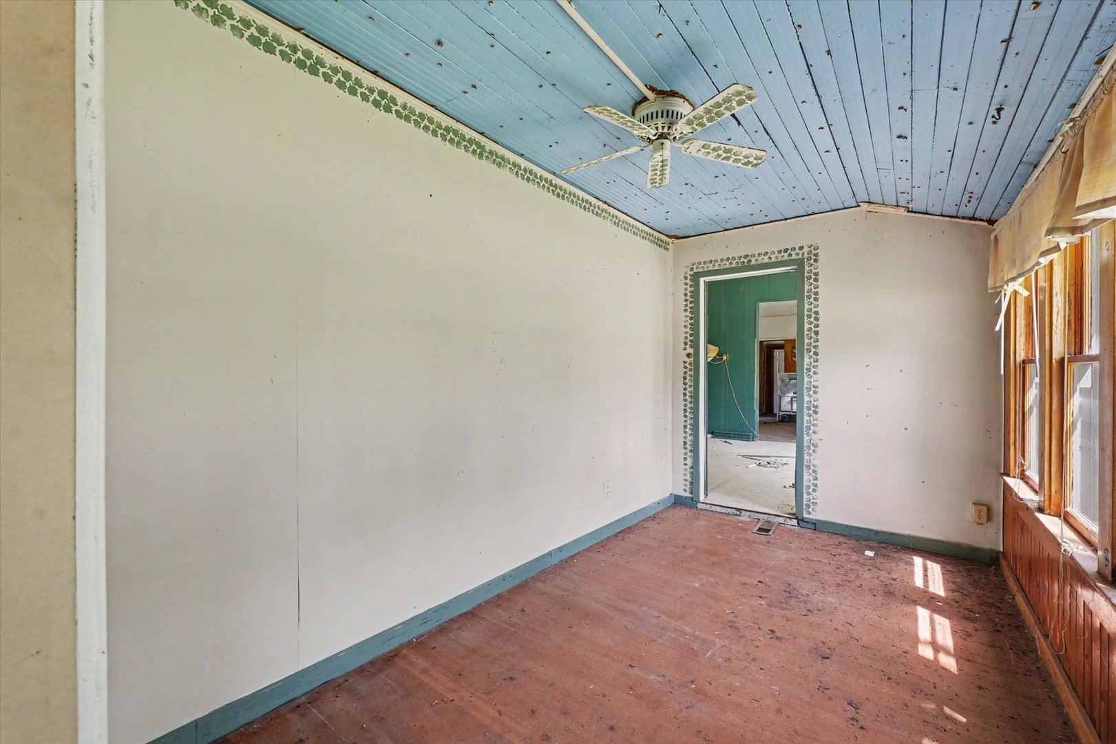 307 S Lincoln Street Property Photo 4