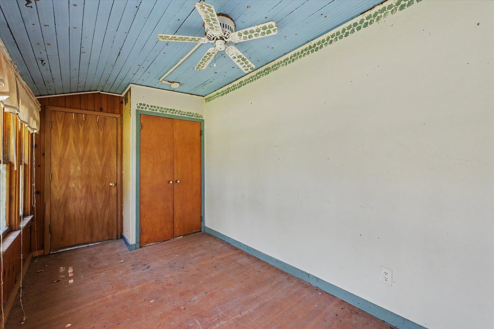 307 S Lincoln Street Property Photo 5