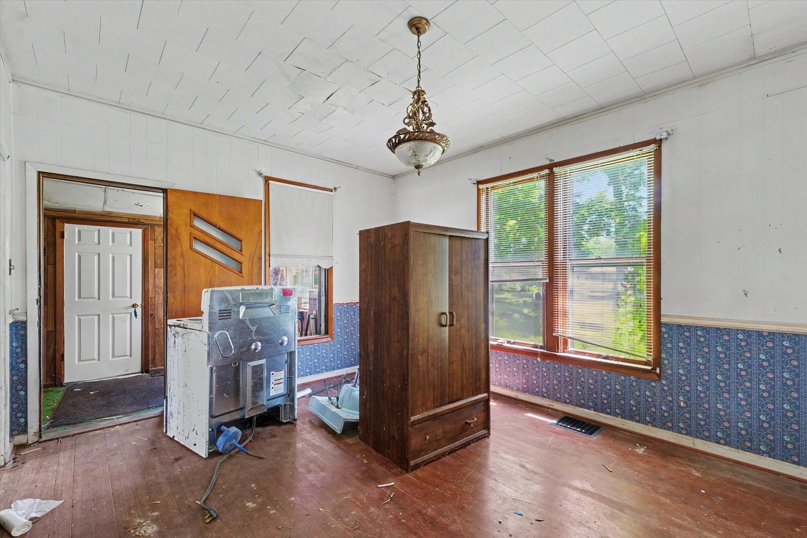 307 S Lincoln Street Property Photo 9