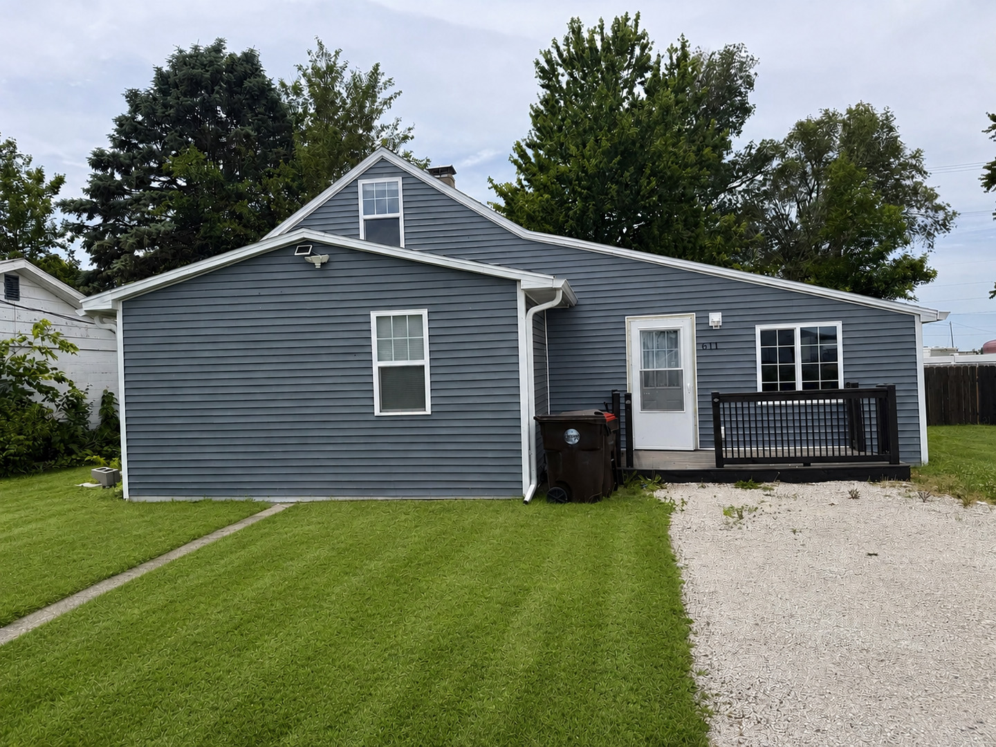 611 N Chestnut Street Property Photo 1